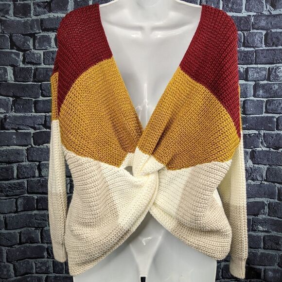 Boohoo Red Plus Stripe Knot Back Sweater - Picture 5 of 9